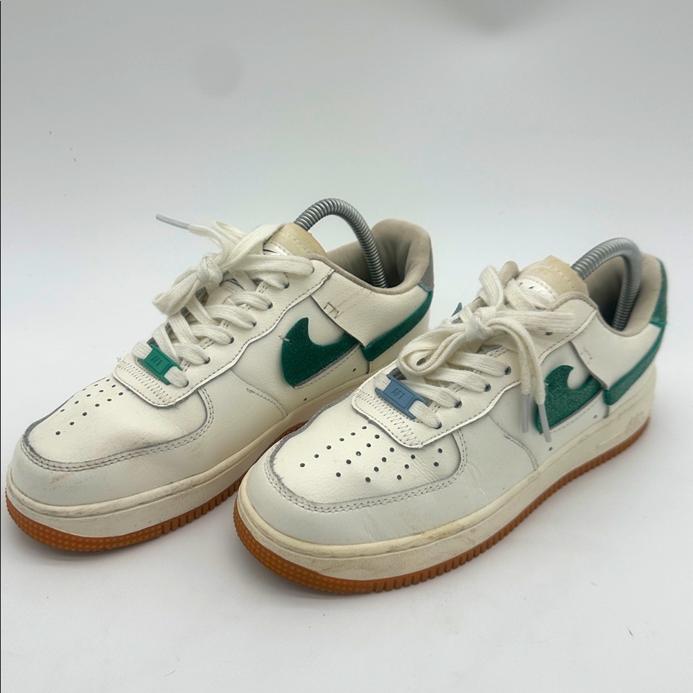 Nike Air Force 1 Vandalized Womens Size 7 White Leather Green Gray Split Logo - Picture 8 of 13